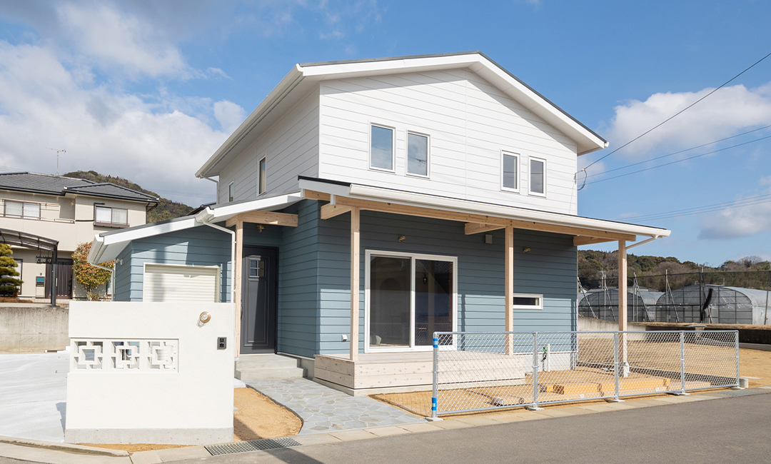 憧れの薪ストーブとコの字型キッチンを取り入れた完璧おかえり動線でストレスフリーなカリフォルニアハウス