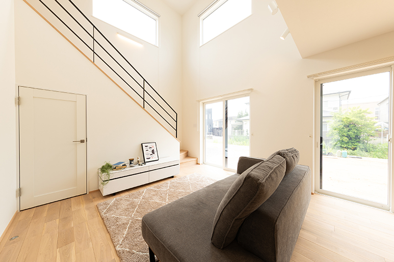 グレーが映える３４坪の北欧ハウス3